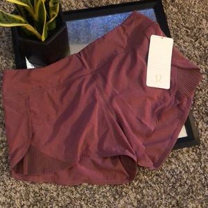 Lululemon pleated shorts NWT size 8